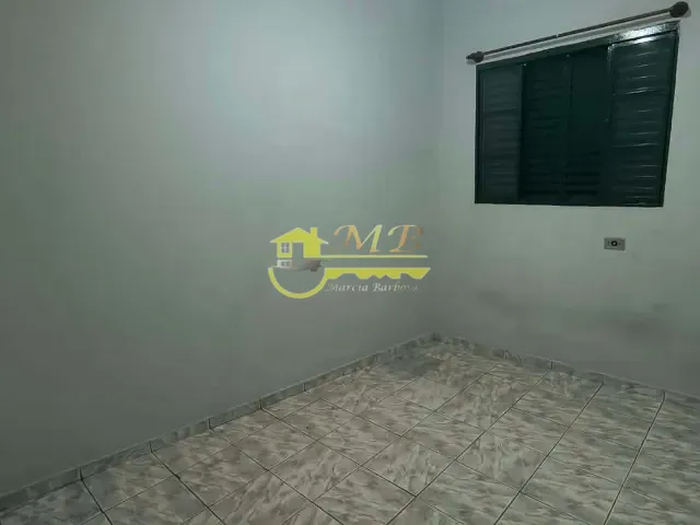 Casa 2 quartos e 1 banheiro, para alugar, no bairro Jardim Campos Elíseos em Campinas