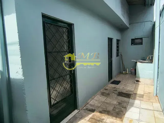 Casa 2 quartos e 1 banheiro, para alugar, no bairro Jardim Campos Elíseos em Campinas