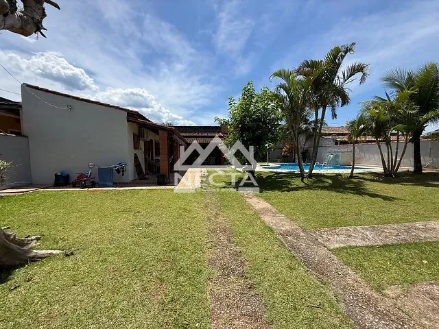 Casa com 500m² 2 quartos e 1 banheiro, à venda, no bairro Massaguaçu em Caraguatatuba
