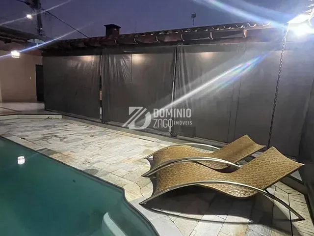 Casa com 250m² 3 quartos e 3 banheiros, à venda, no bairro Residencial Estados Unidos em Uberaba