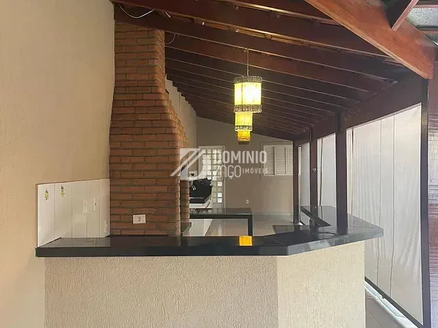Casa com 250m² 3 quartos e 3 banheiros, à venda, no bairro Residencial Estados Unidos em Uberaba
