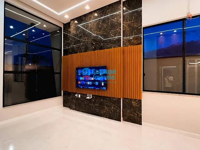 Casa 3 quartos e 4 banheiros, à venda, no bairro Residencial Vale da Mata em Guaxupé