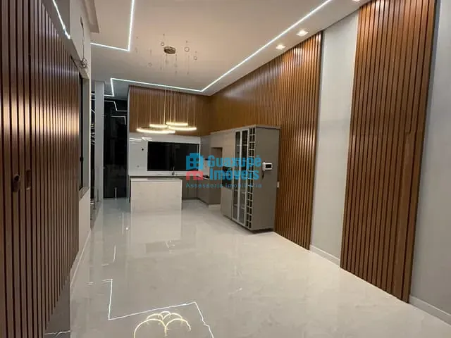 Casa 3 quartos e 4 banheiros, à venda, no bairro Residencial Vale da Mata em Guaxupé