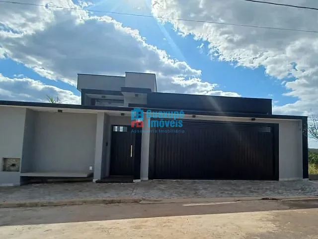 Casa 3 quartos e 4 banheiros, à venda, no bairro Residencial Vale da Mata em Guaxupé