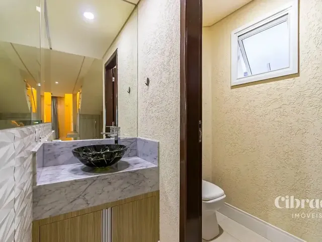 Casa 3 quartos e 5 banheiros, à venda, no bairro Atuba em Curitiba