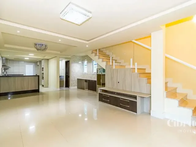 Casa 3 quartos e 5 banheiros, à venda, no bairro Atuba em Curitiba