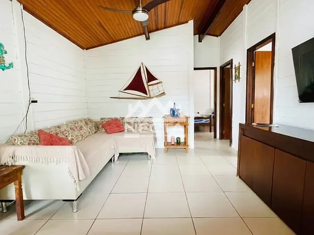 Casa com 342m² 3 quartos e 2 banheiros, à venda, no bairro Toninhas em Ubatuba