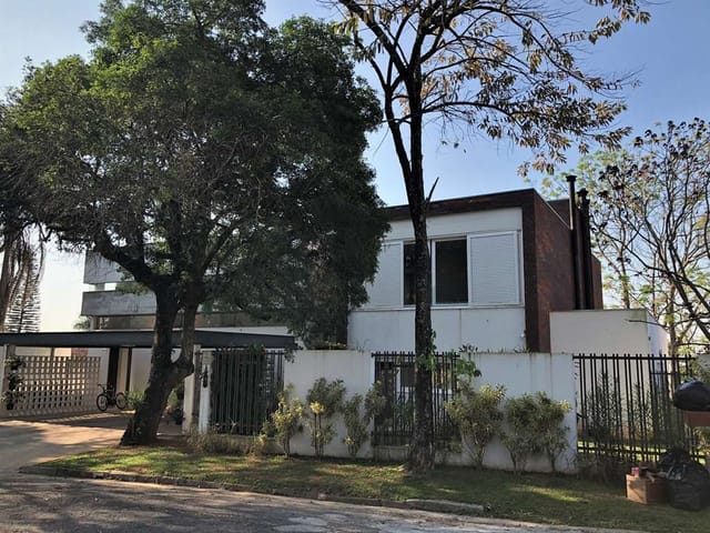 Casa com 1500m² 4 quartos e 5 banheiros, para alugar, no bairro Nova Fazendinha em Carapicuíba