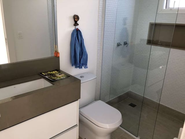 Casa com 1500m² 4 quartos e 5 banheiros, para alugar, no bairro Nova Fazendinha em Carapicuíba