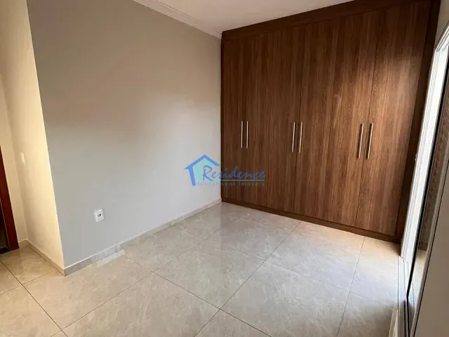 Casa 3 quartos e 2 banheiros, para alugar, no bairro Jardim Bréscia em Indaiatuba