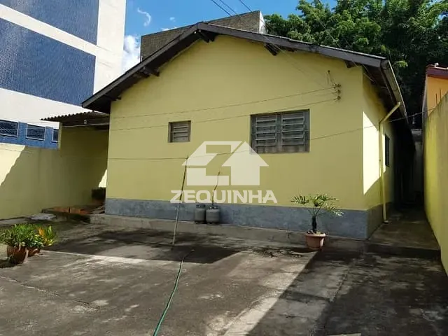 Casa com 338m² 2 quartos e 2 banheiros, à venda, no bairro Centro em Osasco