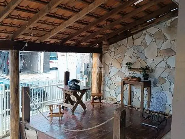 Casa 2 quartos e 1 banheiro, à venda, no bairro Uvaranas em PONTA GROSSA