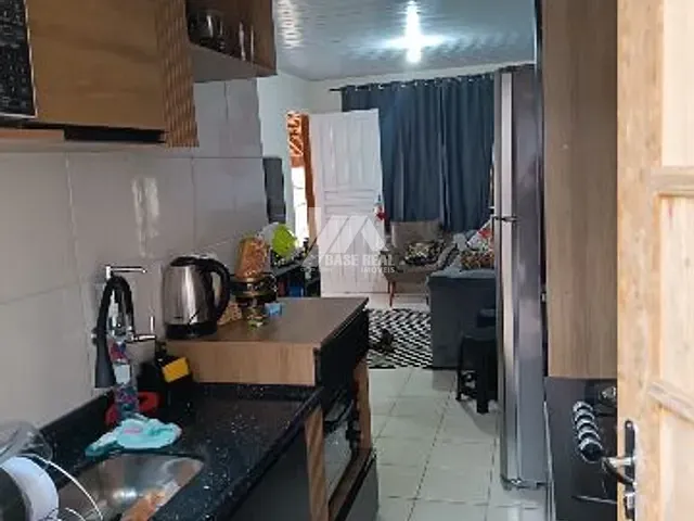 Casa 2 quartos e 1 banheiro, à venda, no bairro Uvaranas em PONTA GROSSA