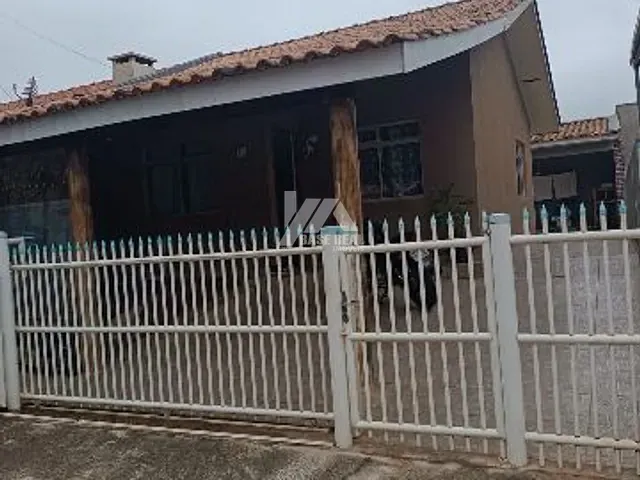 Casa 2 quartos e 1 banheiro, à venda, no bairro Uvaranas em PONTA GROSSA