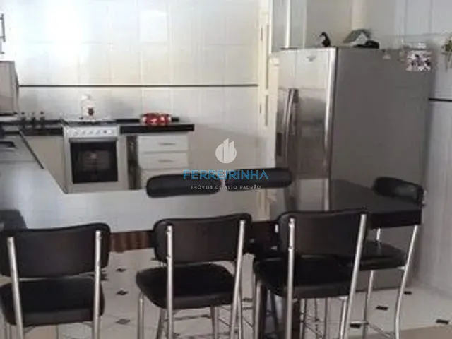 Casa com 304m² 4 quartos e 3 banheiros, à venda, no bairro Urbanova em São José dos Campos