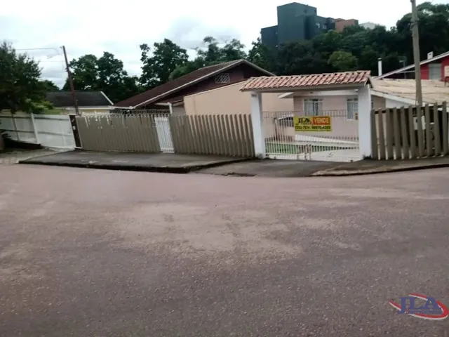 Casa com 602m² 5 quartos e 3 banheiros, à venda, no bairro São Lourenço em Curitiba