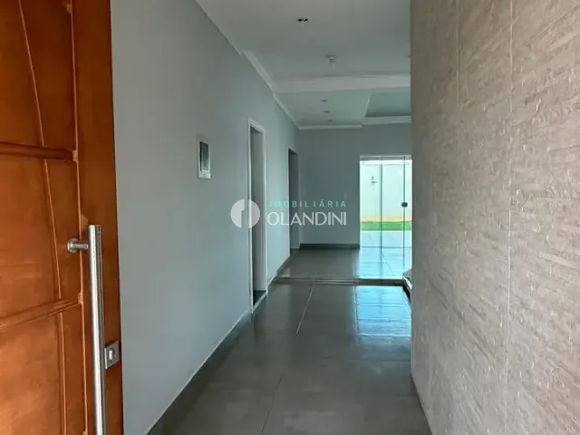 Casa com 300m² 3 quartos e 2 banheiros, para alugar, no bairro Residencial San Marino em Artur Nogueira