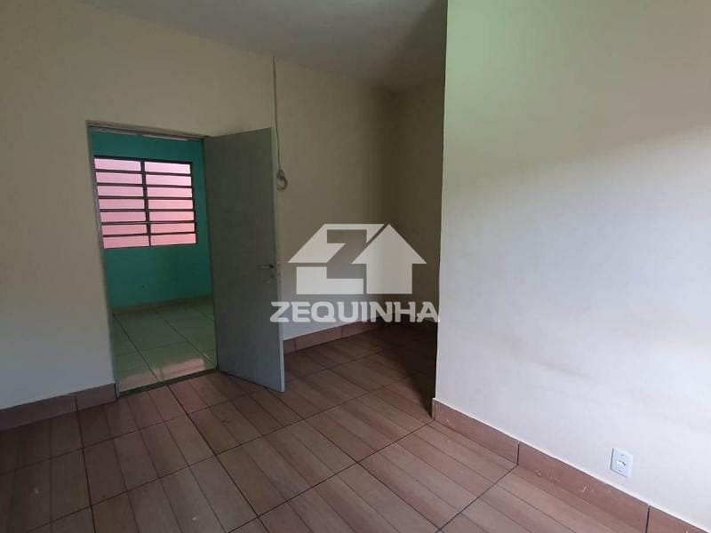 Casa para alugar com 3 quartos, 309m² - Foto 7