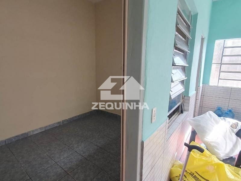 Casa para alugar com 3 quartos, 309m² - Foto 11