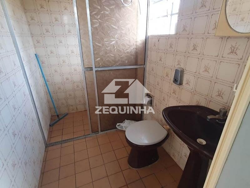 Casa para alugar com 3 quartos, 309m² - Foto 14