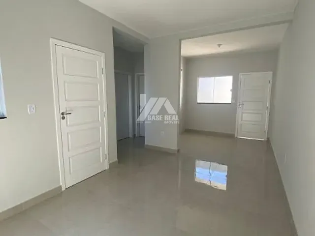 Casa 2 quartos e 1 banheiro, à venda, no bairro Cará-Cará em Ponta Grossa