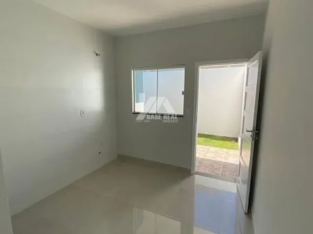 Casa 2 quartos e 1 banheiro, à venda, no bairro Cará-Cará em Ponta Grossa