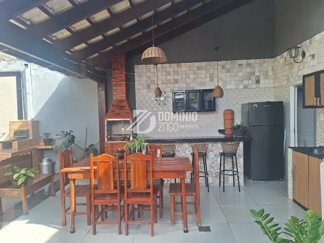 Casa 2 quartos e 2 banheiros, à venda, no bairro Vila Arquelau em Uberaba
