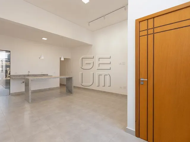 Casa 3 quartos e 2 banheiros, à venda, no bairro Colúmbia em Londrina