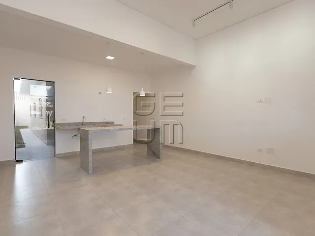 Casa 3 quartos e 2 banheiros, à venda, no bairro Colúmbia em Londrina