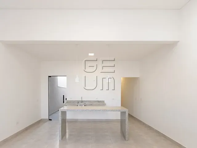 Casa 3 quartos e 2 banheiros, à venda, no bairro Colúmbia em Londrina