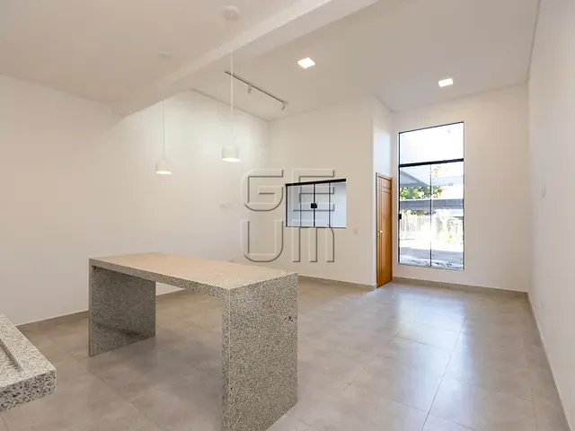 Casa 3 quartos e 2 banheiros, à venda, no bairro Colúmbia em Londrina