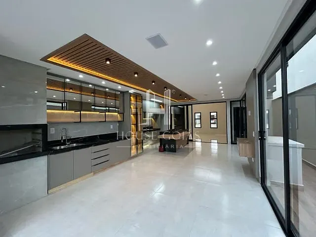 Casa com 374m² 4 quartos e 6 banheiros, à venda, no bairro Jardins Nápoles em Senador Canedo