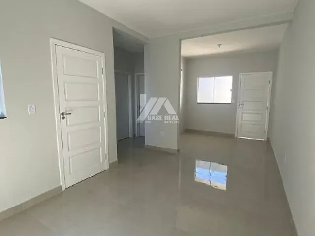 Casa 2 quartos e 1 banheiro, à venda, no bairro Cará-Cará em Ponta Grossa