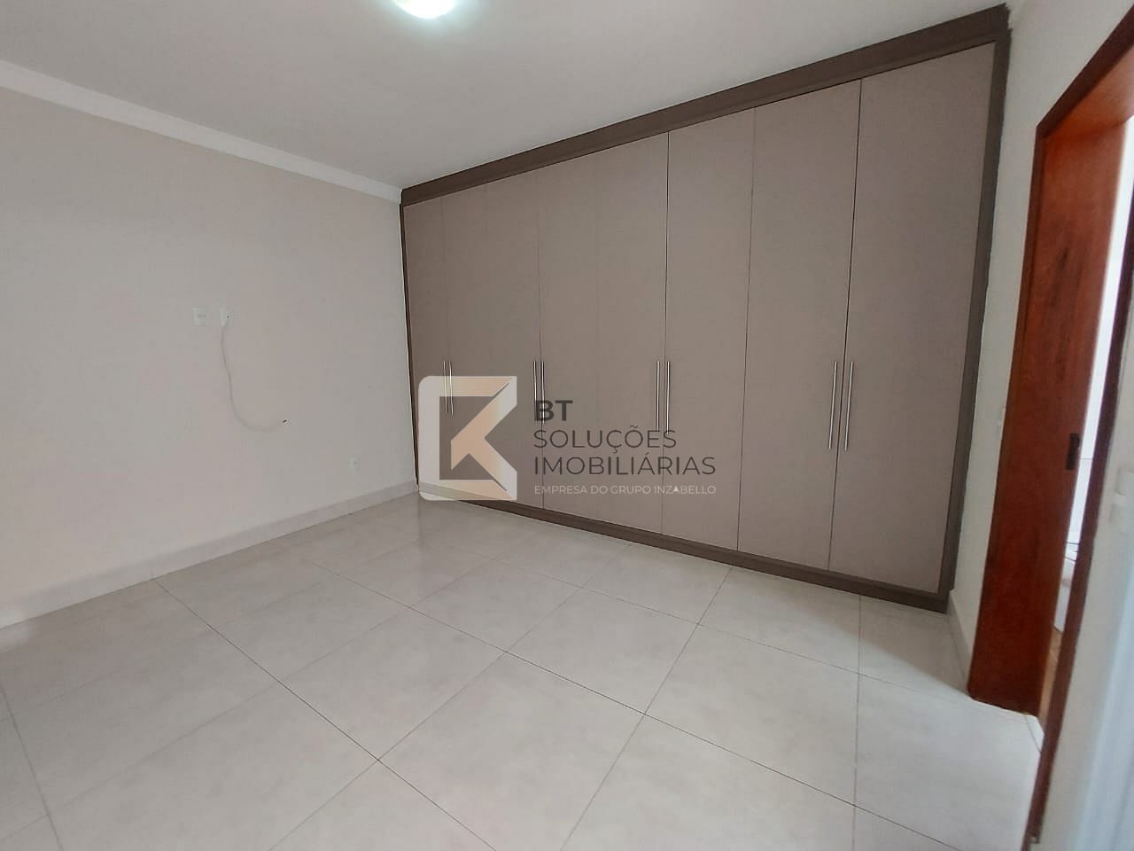 Casa para alugar com 3 quartos, 190m² - Foto 14
