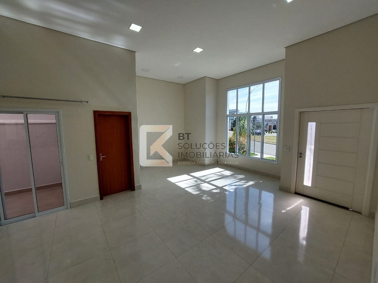 Casa para alugar com 3 quartos, 190m² - Foto 3