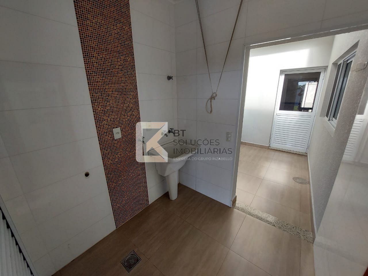 Casa para alugar com 3 quartos, 190m² - Foto 9