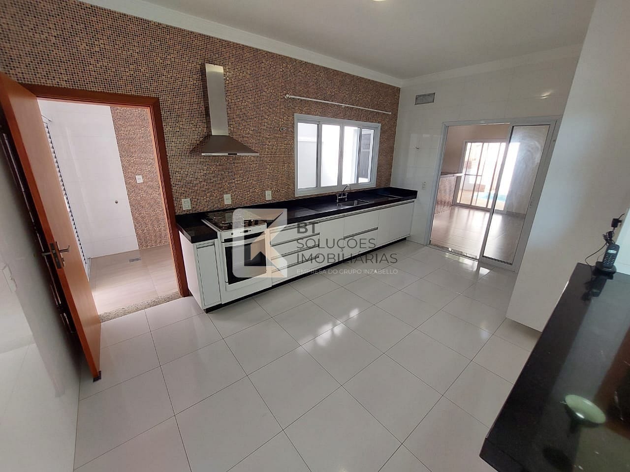 Casa para alugar com 3 quartos, 190m² - Foto 7