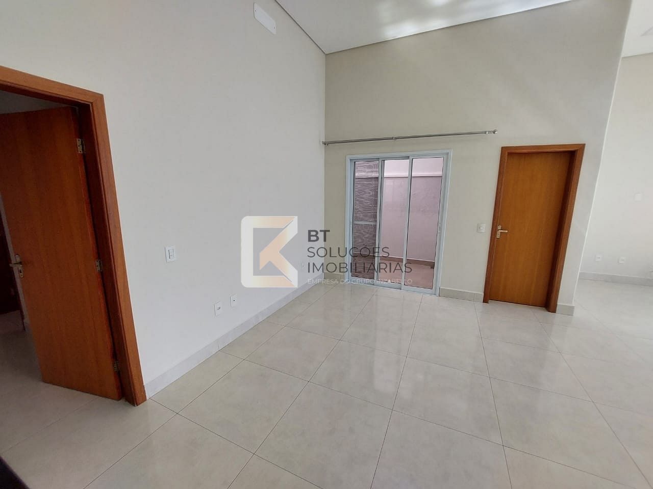 Casa para alugar com 3 quartos, 190m² - Foto 11