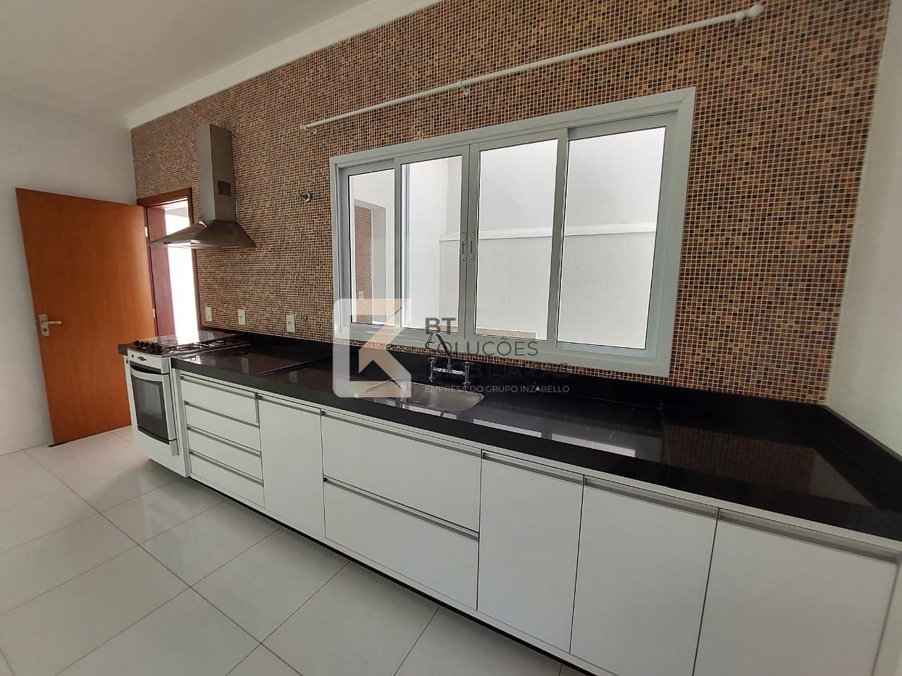 Casa para alugar com 3 quartos, 190m² - Foto 8