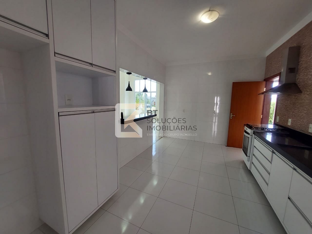 Casa para alugar com 3 quartos, 190m² - Foto 6