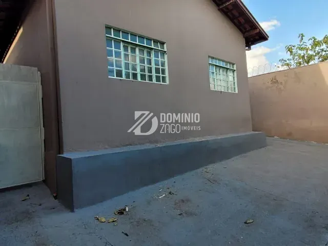 Casa com 250m² 3 quartos e 2 banheiros, para alugar, no bairro Residencial Estados Unidos em Uberaba