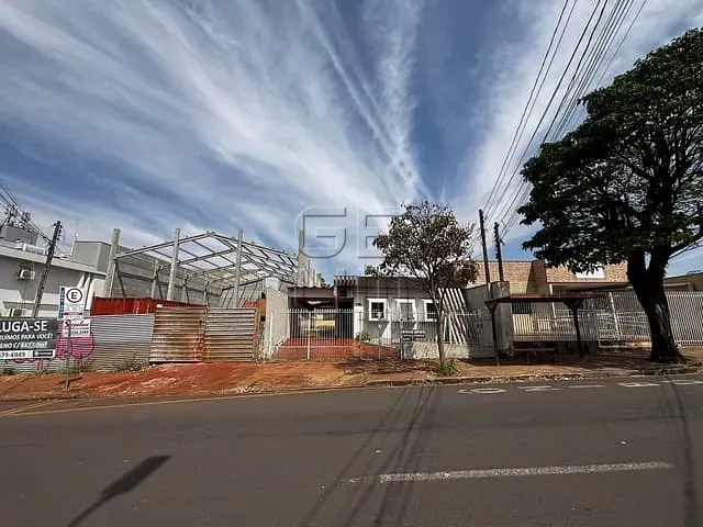 Casa à venda, no bairro Jardim Londrilar em Londrina