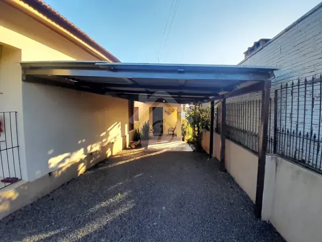 Casa 2 quartos e 1 banheiro, para alugar, no bairro Teutônia em Teutônia