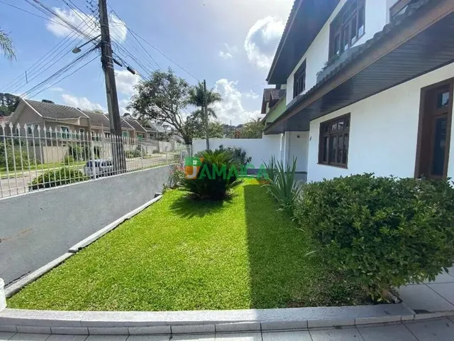 Casa 3 quartos e 6 banheiros, à venda, no bairro Uberaba em Curitiba