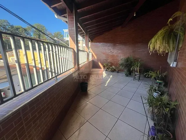 Casa com 327m² 7 quartos e 8 banheiros, à venda, no bairro Vila Magini em Mauá