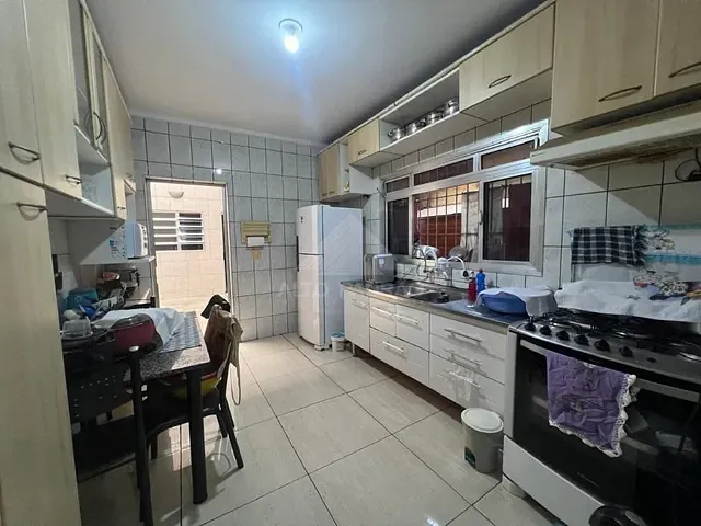Casa com 327m² 7 quartos e 8 banheiros, à venda, no bairro Vila Magini em Mauá