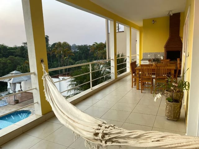 Casa com 495m² 5 quartos e 4 banheiros, à venda, no bairro Parque Dom Henrique em Cotia