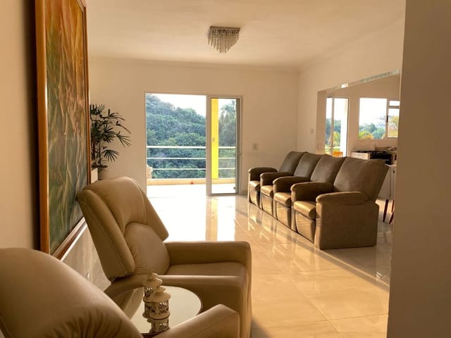 Casa com 495m² 5 quartos e 4 banheiros, à venda, no bairro Parque Dom Henrique em Cotia