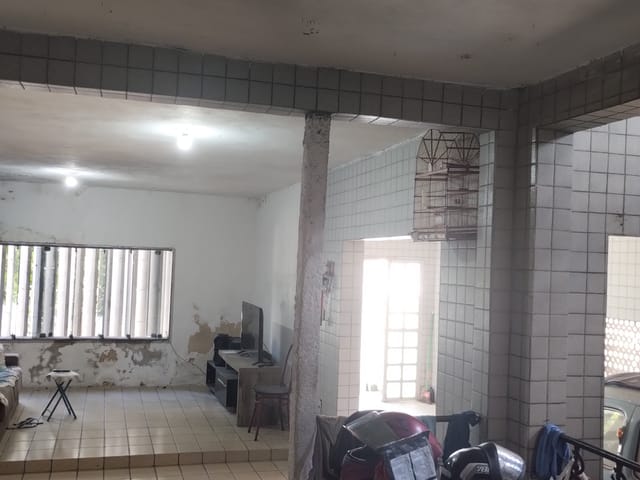 Casa 4 quartos e 2 banheiros, à venda, no bairro Arruda em Recife
