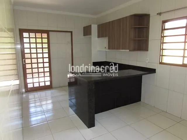 Casa com 280m² 3 quartos e 2 banheiros, à venda, no bairro Leonor em Londrina
